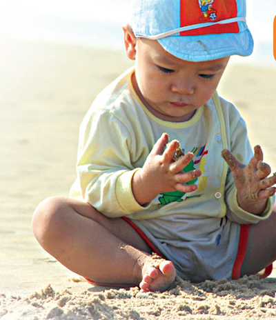 Giữ sạch đ&ocirc;i b&agrave;n tay, gi&uacute;p trẻ ph&ograve;ng bệnh 1