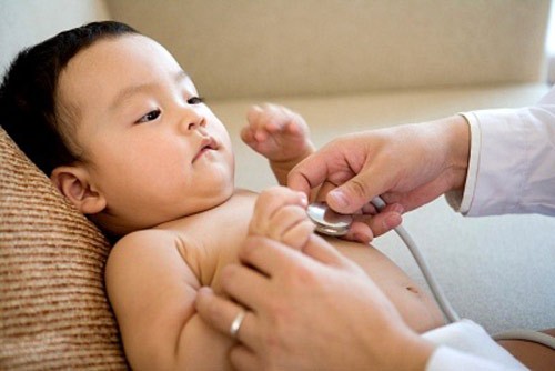 L&agrave;m g&igrave; khi trẻ bị kh&ograve; kh&egrave;? 1