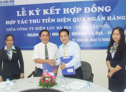 Lễ ký kết hợp tác TTĐQNH giữa Công ty Điện lực BR-VT với Chi nhánh MHB Bà Rịa-Vũng Tàu vào ngày 10-10 vừa qua.