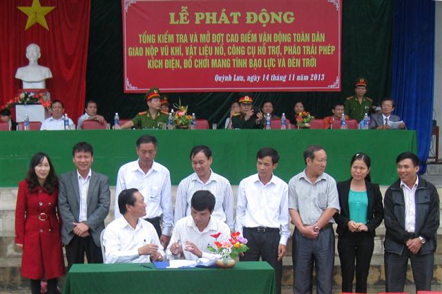 Tổ chức ký cam kết không vận chuyển, mua, bán, tàng trữ pháo trái phép ở Quỳnh Lưu
