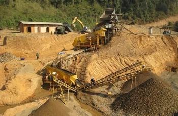 Các tổ chức thực hiện khai thác khoáng sản mà không có Giấy phép khai thác theo quy định sẽ bị phạt tối đa 2 tỷ đồng - Ảnh minh họa