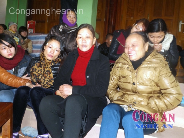 Gia đình nạn nhân đau lòng trước cái chết của người thân