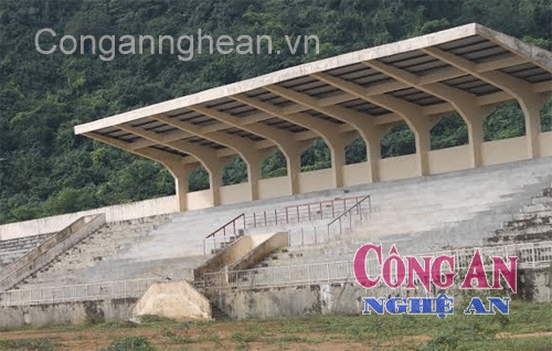 Sân vận động xây dở dang không thể đưa vào sử dụng vì thiếu vốn
