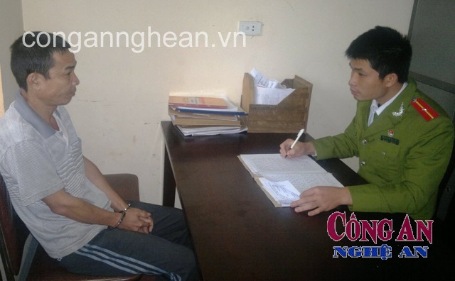   Cơ quan điều tra lấy lời khai đối tượng ma túy
