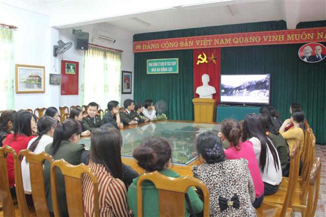 Đoàn tới thăm khu di tích Ngã ba Đồng Lộc