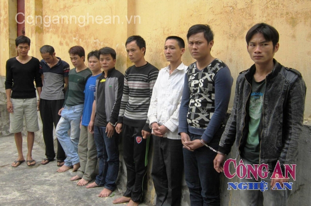 9 đối tượng trong vụ án đánh bạc