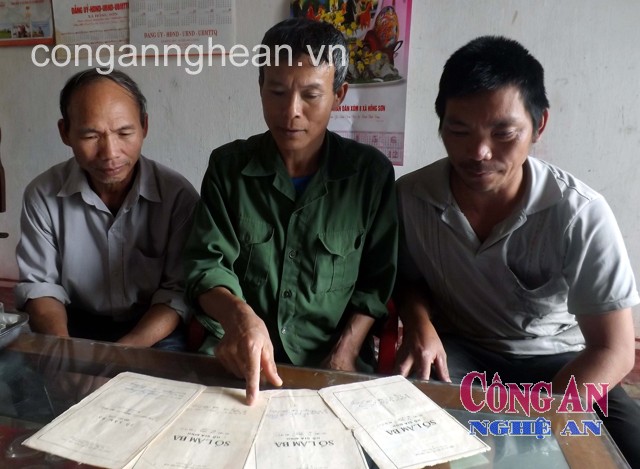 Các hộ dân nhiều năm nay đi đòi đất 