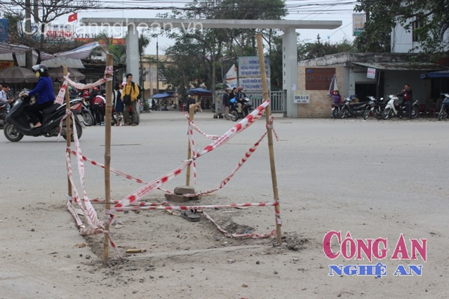 Tấm bê tông bị hư hỏng nhiều ngày chưa được thay thế
