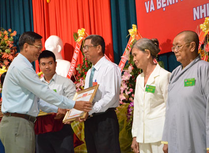 Mobilized more than VND5.8 billion to support the poor