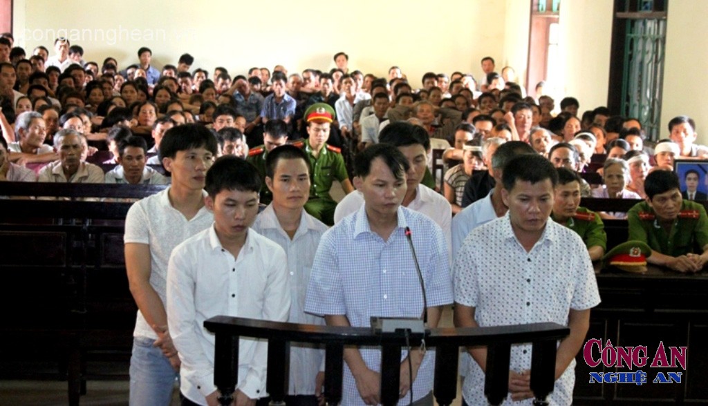 Các bị cáo tại phiên tòa