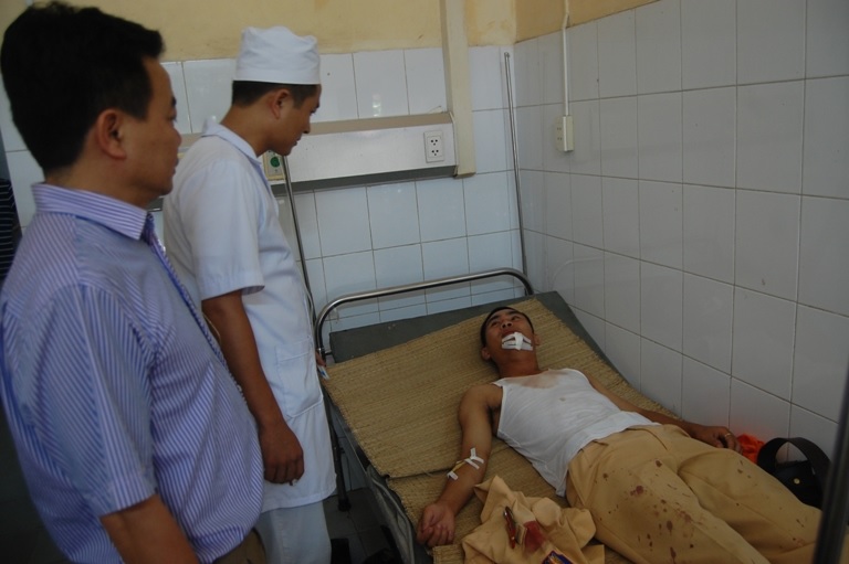 Người CSGT dũng cảm được các y bác sĩ tận tình chăm sóc