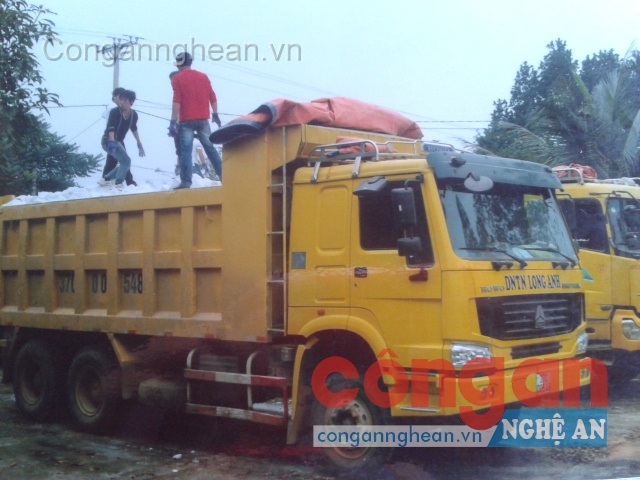 Bắt buộc hạ tải đối với các xe vi phạm về tải trọng