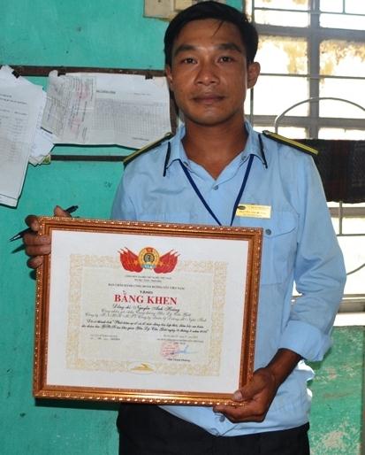 Anh Hoàng được tặng Bằng khen  vì hành động dũng cảm