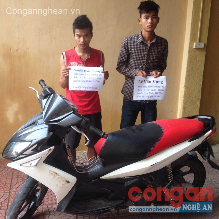 2 đối tượng và phương tiện dùng để đi cướp giật