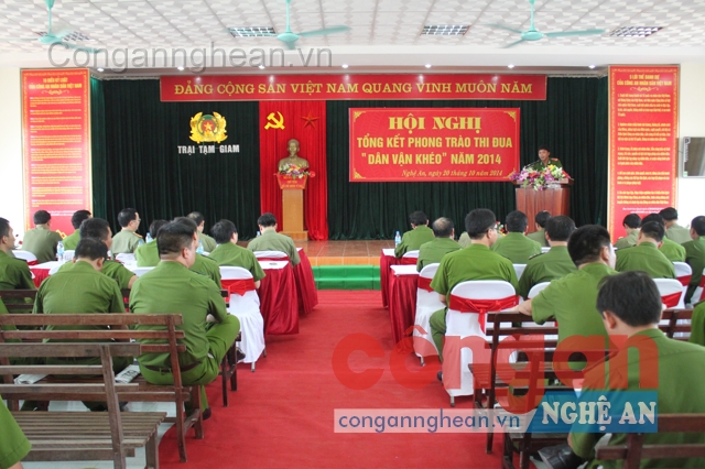 Cán bộ Trại Tạm giam báo cáo kinh nghiệm về áp dụng  “Dân vận khéo” trong giam giữ can phạm nhân 