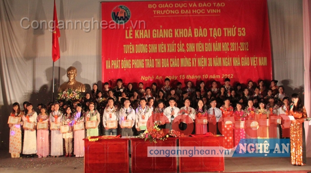 Lễ khai giảng khóa đào tạo thứ 53 và tuyên dương sinh viên xuất sắc, sinh viên giỏi