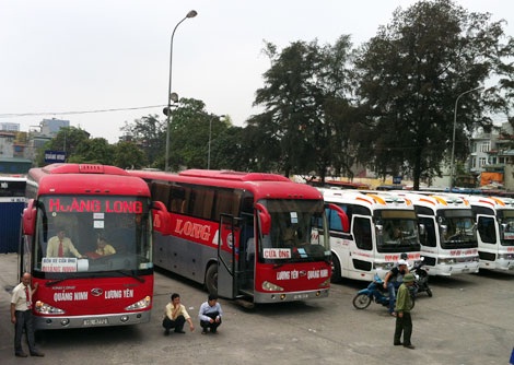 Theo quy định mới, trên xe khách phải có khẩu hiệu “Tính mạng con người là trên hết”.