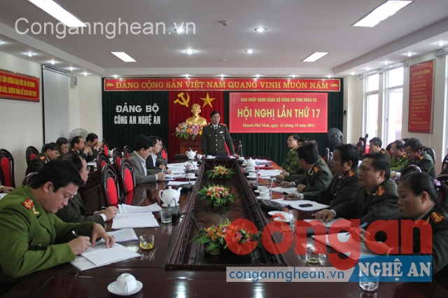 Bí thư Đảng uỷ, Giám đốc Công an tỉnh Thiếu tướng Nguyễn Xuân Lâm làm chủ trì Hội nghị