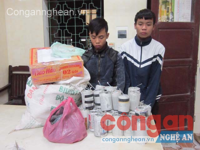 2 đối tượng Triều, Mãi và tang vật pháo nổ tự chế   