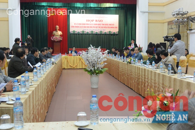 Toàn cảnh buổi họp báo