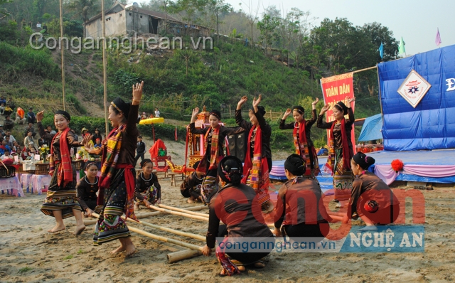 Dân ca, dân vũ Bản Phòng (Tương Dương) lưu giữ giá trị đặc sắc của dân tộc Thái