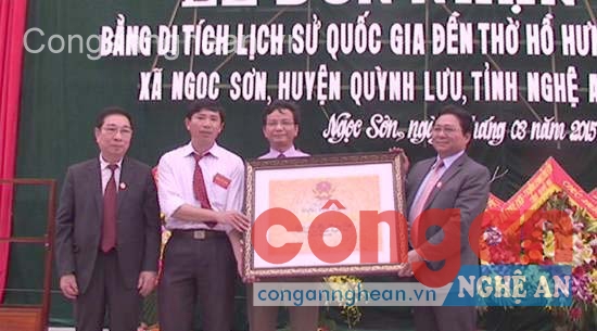 Xã Ngọc Sơn, huyện  Quỳnh Lưu đón bằng DTLS cấp Quốc gia đền thờ Hồ Hưng Dật