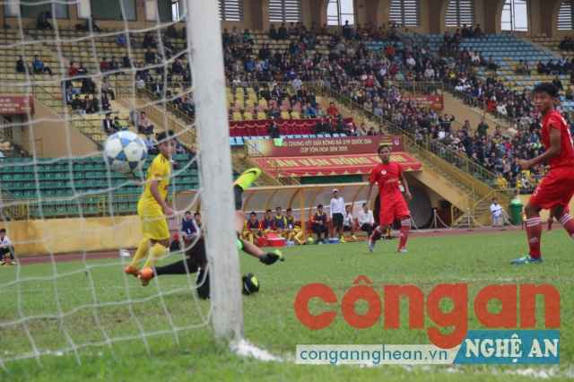 và có bàn thắng gỡ hòa quan trọng