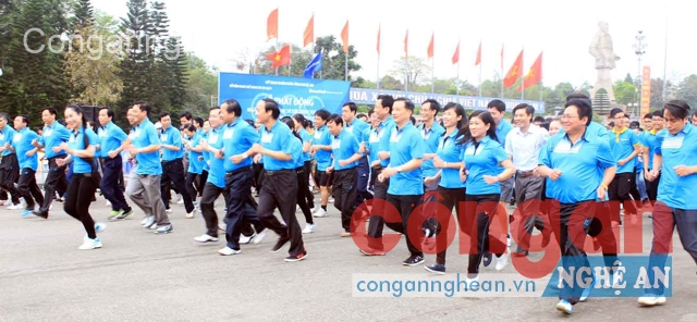 Đông đảo quần chúng nhân dân tham gia chạy Olympic vì sức khỏe toàn dân