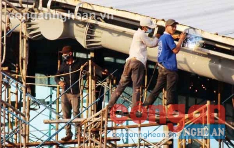 Rất nhiều vụ tai nạn lao động xảy ra bắt nguồn từ nguyên nhân chủ lao động và người lao động xem nhẹ việc trang bị thiết bị bảo hộ lao động