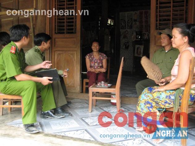 Nội dung về bình đẳng giới được thanh niên, phụ nữ Công an Nghệ An lồng ghép vào các buổi tuyên truyền pháp luật