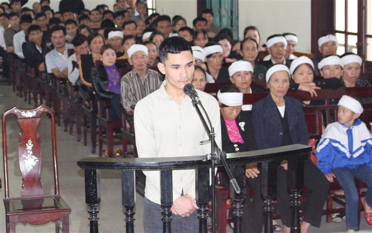 Tại phiên tòa