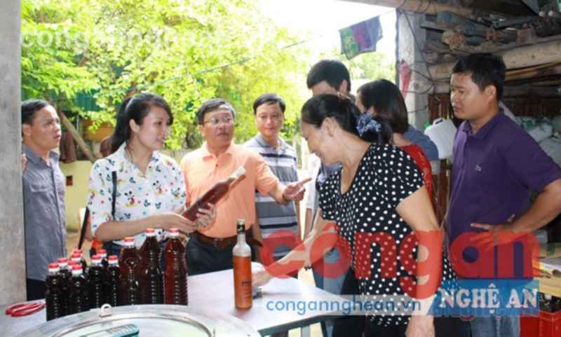 Giá cả hợp lý và được niêm yết công khai sẽ tạo cho du khách sự yên tâm khi đến mua sắm, du lịch tại biển Cửa Lò trong mùa du lịch năm nay