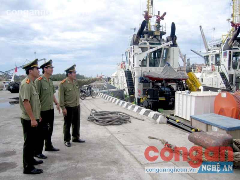 Lực lượng An ninh kinh tế kiểm tra tình hình ANTT tại các doanh nghiệp có yếu tố nước ngoài