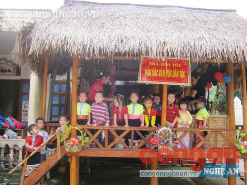“Nhà bảo tồn bản sắc văn hóa dân tộc” dạy trẻ yêu bản làng