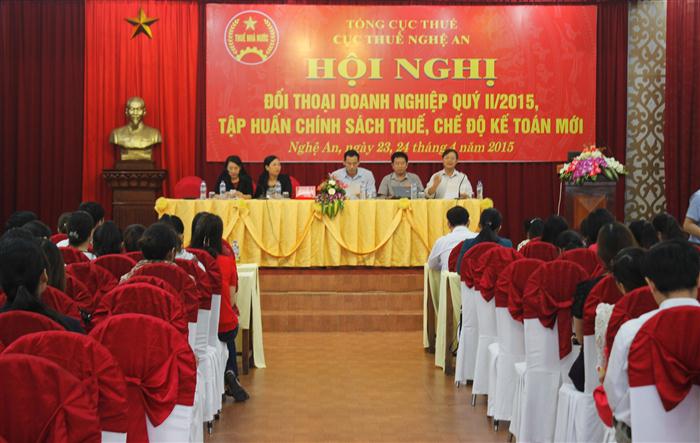 Hơn 300 đại diện doanh nghiệp tham dự Hội nghị 