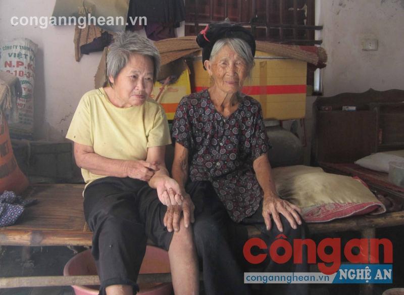 Hoàn cảnh khó khăn của gia đình cụ già 93 tuổi nuôi con tâm thần 70 tuổi