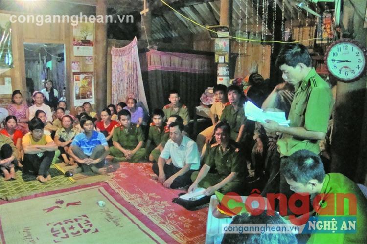 Công an huyện Quỳ Châu tuyên truyền về phòng chống tội phạm, tệ nạn ma túy               cho người dân và thanh thiếu niên trong đồng bào DTTS