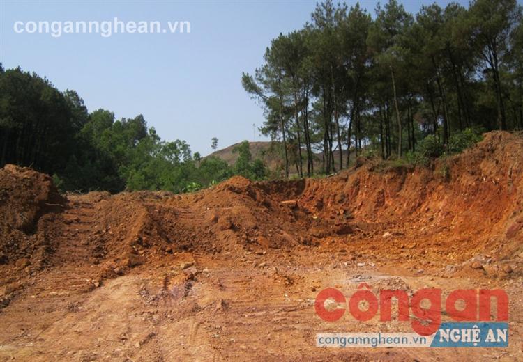 Hàng nghìn m3 đất rừng phòng hộ thuộc Khu Bảo tồn thiên nhiên Kẻ Gỗ  bị khai thác trái phép