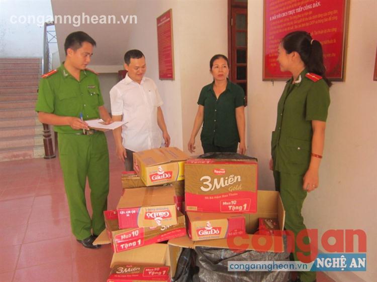 Công an phường Lê Lợi tiếp nhận lô hàng lừa đảo là thuốc lá ngoại   