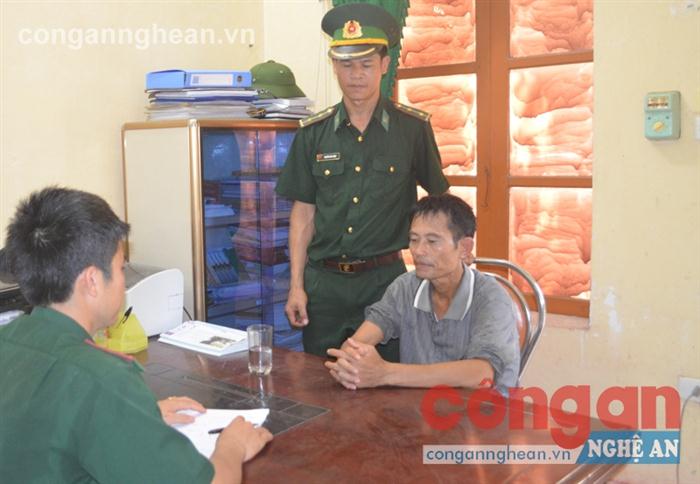 Đối tượng càm đầu, chủ mưu, tổ chức đưa người vượt biên trái phép tại cơ quan điều tra.
