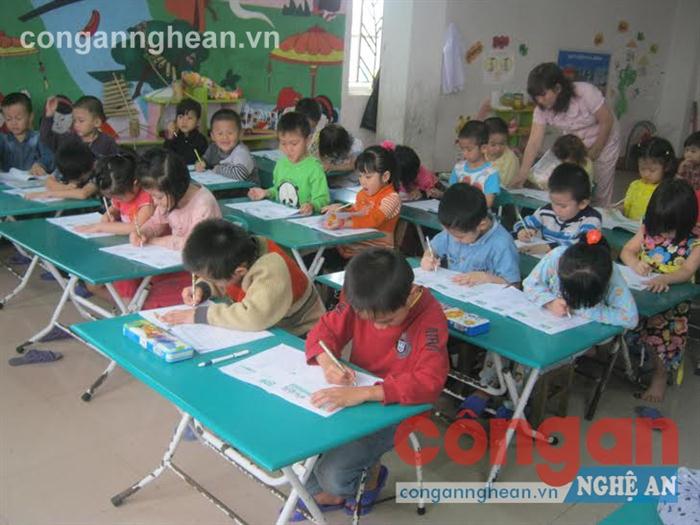 Đảm bảo chất lượng giáo viên mầm non để chăm sóc, nuôi dạy trẻ tốt hơn