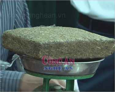 Mỗi bánh cần sa có trọng lượng hơn 1kg. Ảnh minh họa