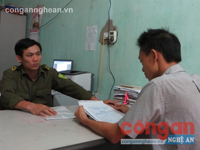 Công tác quản lý tạm trú, tạm vắng luôn được Công an xã Nghi Xá chú trọng thực hiện