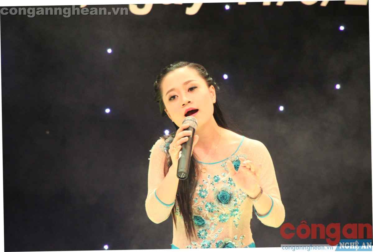 Tác phẩm 'Đêm nghe hát đò đưa nhớ Bác' của Báo Công an Nghệ An đoạt giải Nhất thể loại đơn ca