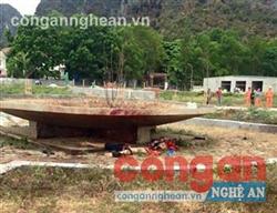 Hiện trường vụ hai vợ chồng ôm mìn tự sát