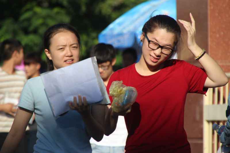 Băn khoăn không biết đề thi có dễ thở không?!