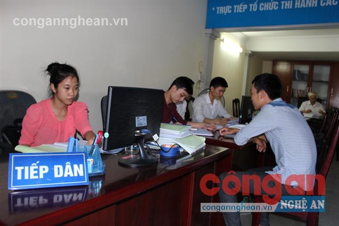 Hoạt động của văn phòng Thừa phát lại đang gặp một số khó khăn                      khi tiếp cận với người dân