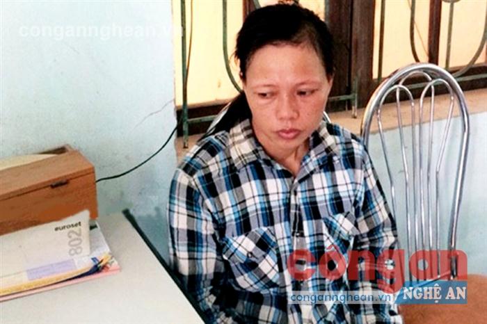 Đối tượng Lê Thị Thủy                                                   bị tạm giữ tại cơ quan Công an
