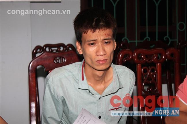 Đối tượng Bùi Hoàng Phú tại cơ quan công an