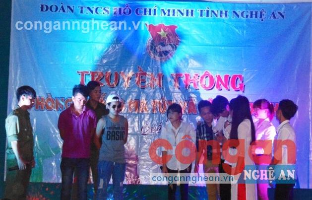 Hoạt cảnh truyền thông về phòng chống ma túy và TNXH            tại huyện Quế Phong